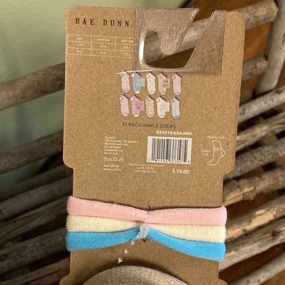 NWT! Rae Dunn GIRLS 10 PACK DONUT ANKLE SOCKS with 3 Bonus Hair Ties - Picture 3 of 12